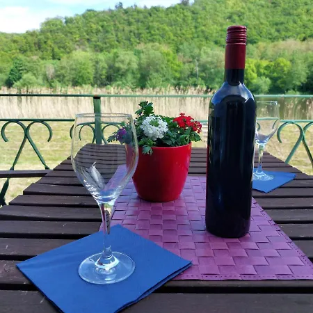Zum Stausee Guest house