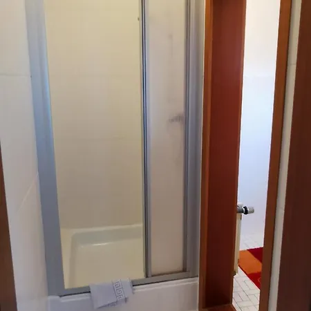 Zum Stausee Guest house *